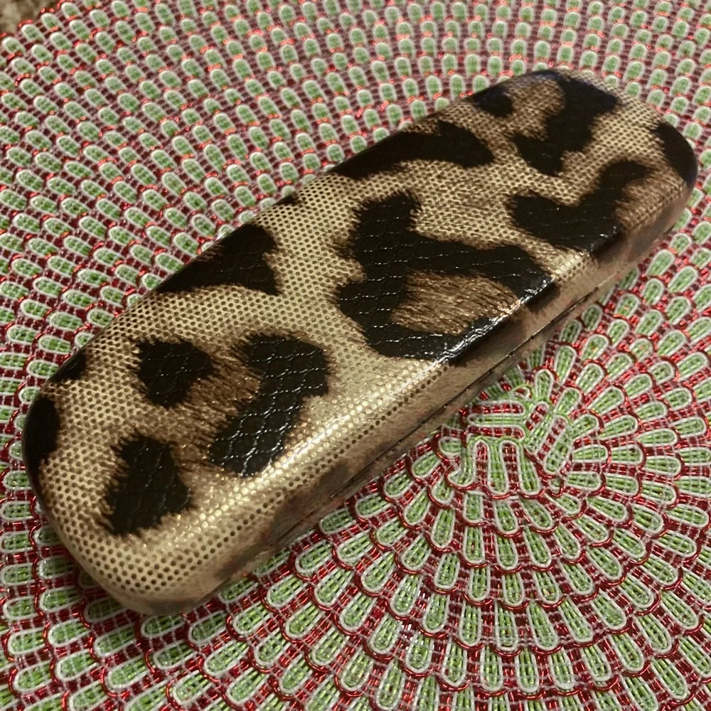 Sofia vergara foster grant eyeglass case - Picture 2 of 4